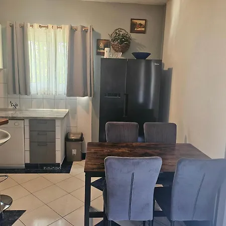 Sandra - Apartman Trogir