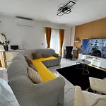 Sandra -